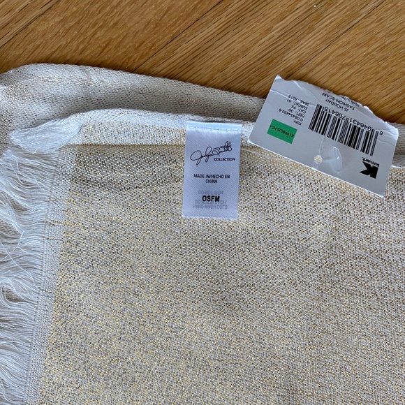 NWT Jaclyn Smith Collection Metallic Trim Lightweight Pashmina Scarf – OSFM - Picture 4 of 8